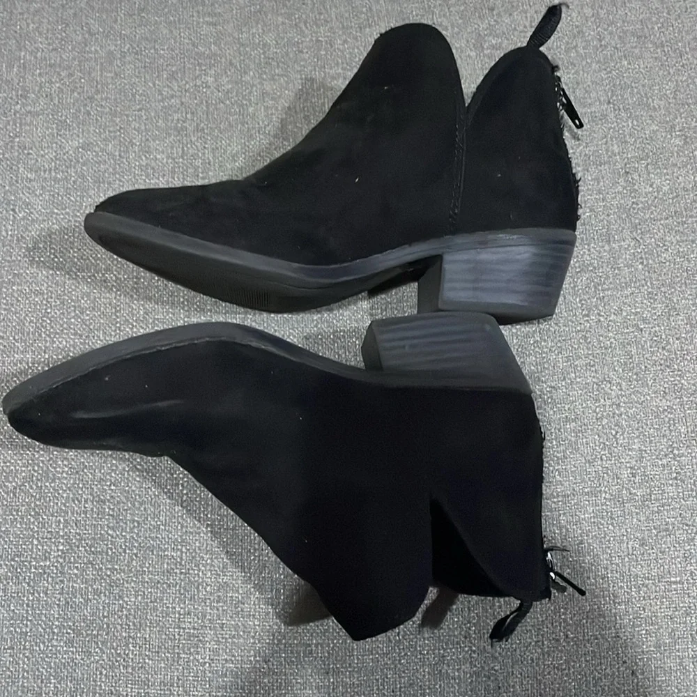 Old Navy Pointy Black Ankle Boots